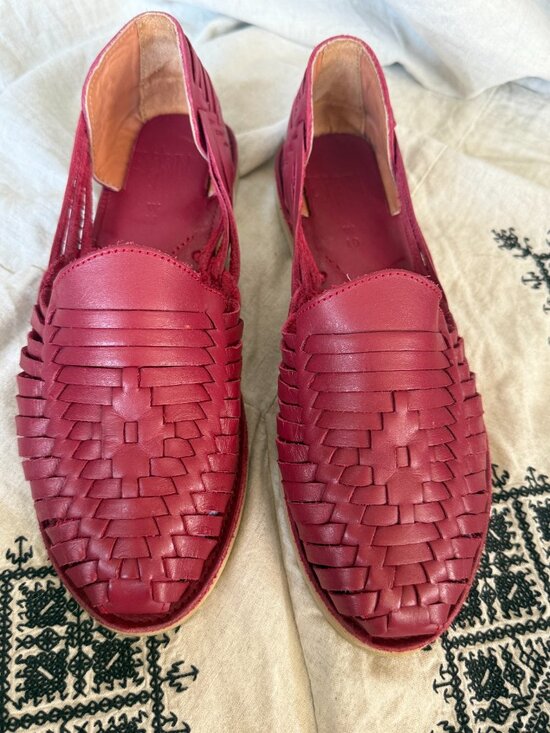 Espiritu Shoes - Espiritu Woven Leather Huarache Flat  in Prickley Pear— Size 10